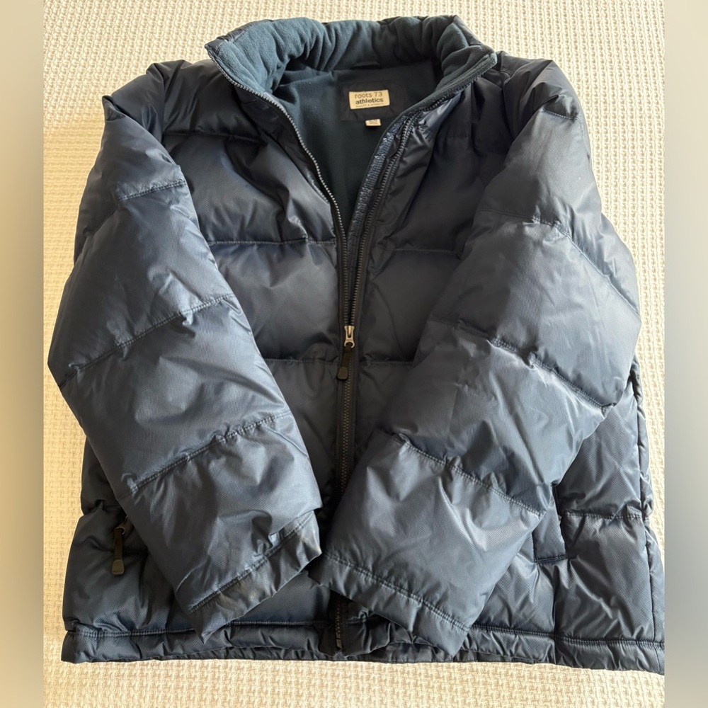 Men’s Roots puffer coat in very good lightly used condition
